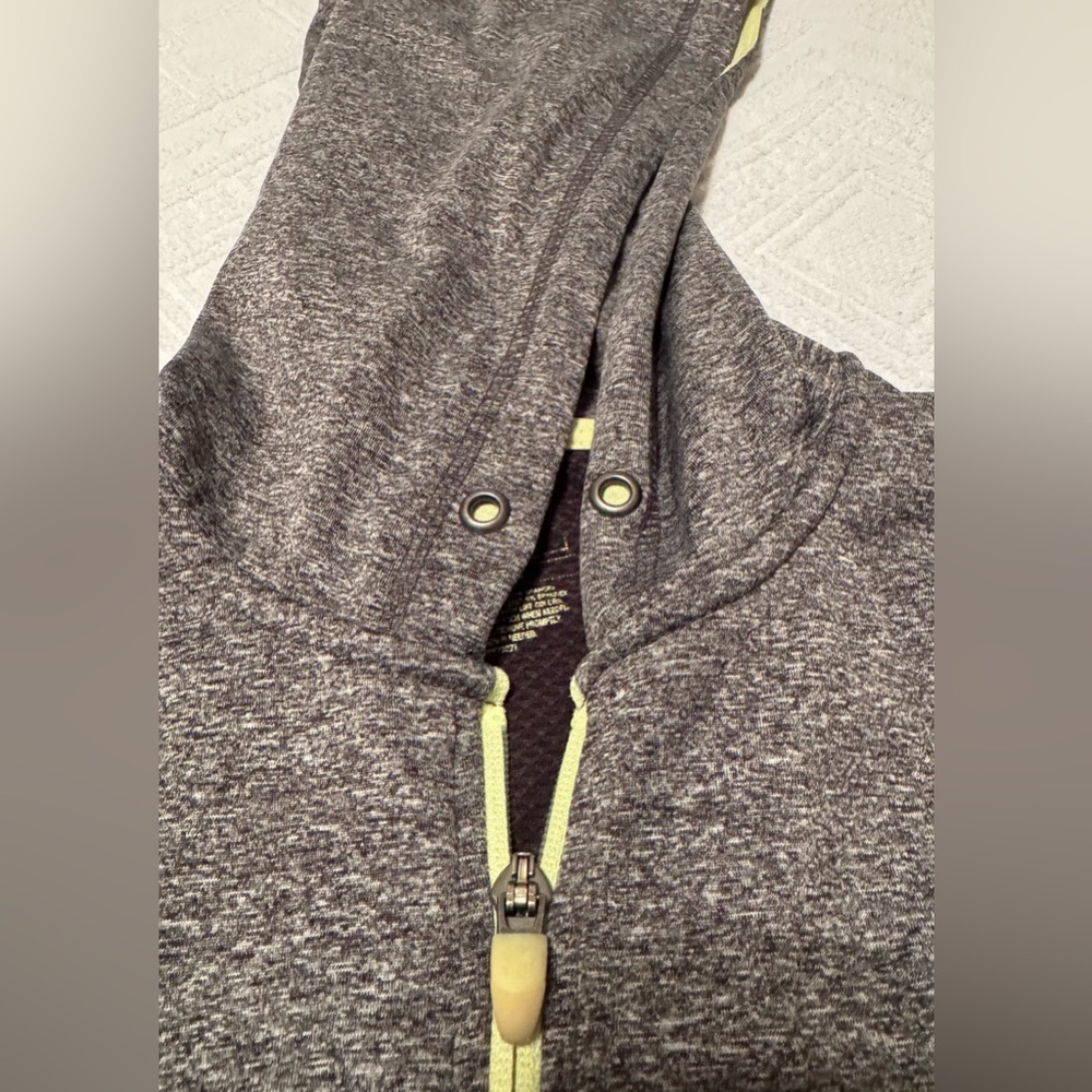 Women’s Tek Gear Warm Gear sleeveless hoodie jacket - gray and neon - small - Picture 3 of 13